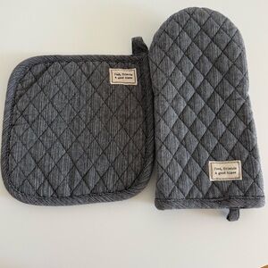 H&M HOME Quilted Pot Holder in Heather Gray
